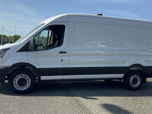 New 2026 Ford Transit 250 148 Medium Roof RWD image 4