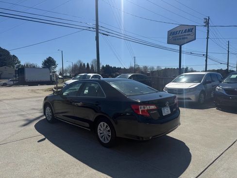 Used 2013 Toyota Camry LE image 5