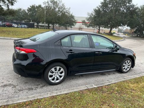 Used 2023 Toyota Corolla LE image 5