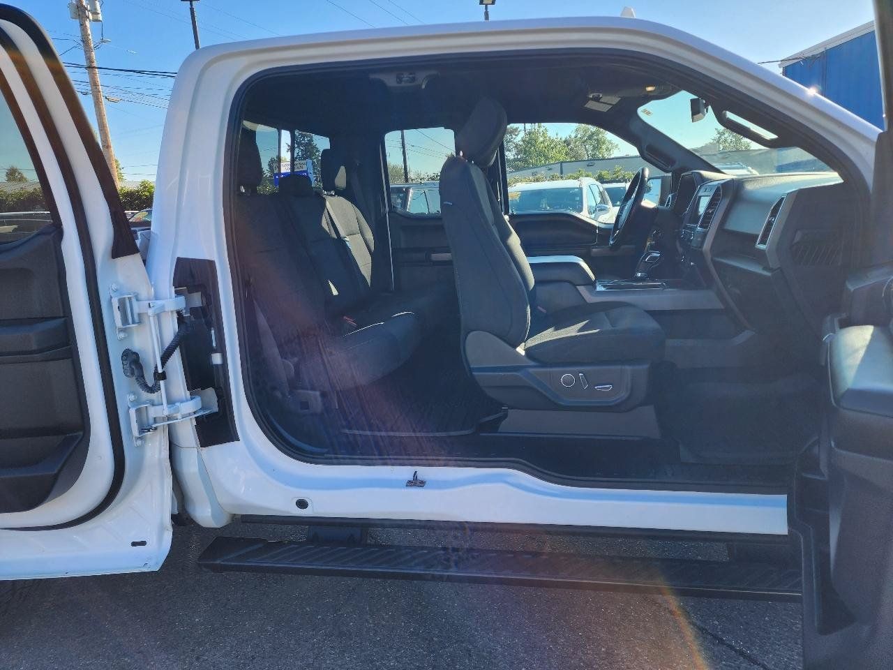 Used 2018 Ford F150 XLT w/ Equipment Group 302A Luxury AWD/4WD image 28