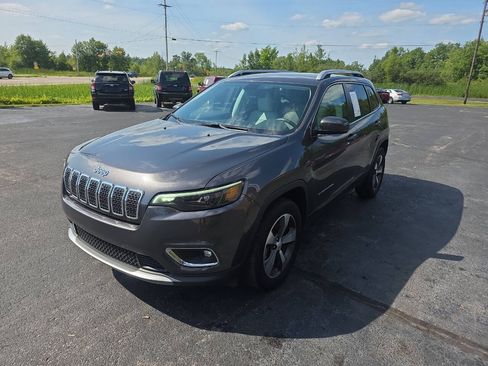 Used 2019 Jeep Cherokee Limited w/ Trailer Tow Group AWD/4WD image 2