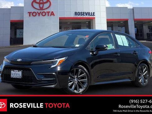 Certified 2025 Toyota Corolla SE w/ Convenience Package FWD image 1