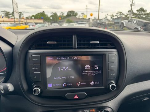 Used 2023 Kia Soul LX w/ Option Group 015 FWD image 35