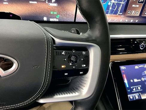 Used 2025 INFINITI QX80 Sensory image 26