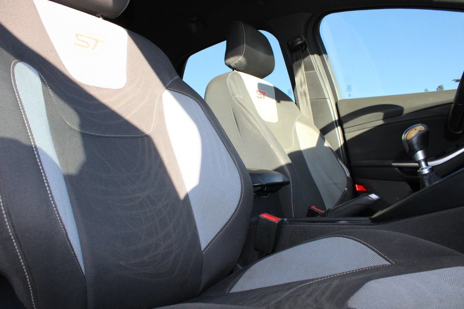 Used 2017 Ford Focus ST FWD image 15