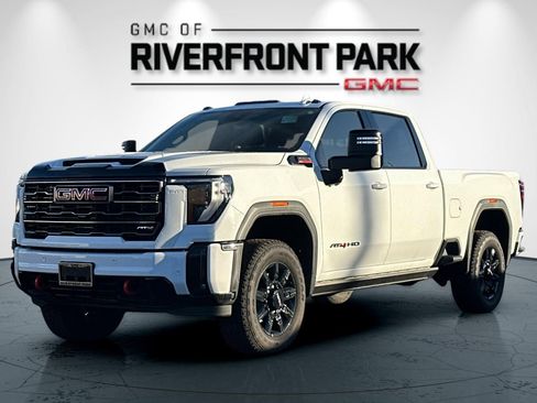 Used 2025 GMC Sierra 2500 AT4 w/ AT4 Premium Plus Package image 7