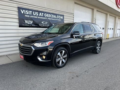 Used 2020 Chevrolet Traverse LT w/ LT Premium Package image 1