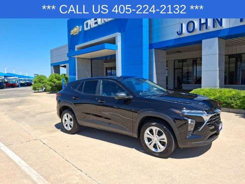 Used 2025 Chevrolet Trax LS w/ Driver Confidence Package FWD image 9