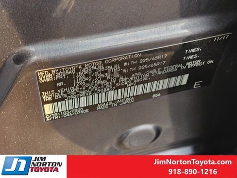 Used 2018 Toyota RAV4 LE image 34