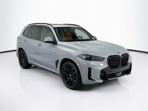 New 2026 BMW X5 xDrive40i w/ M Sport Package AWD/4WD image 3