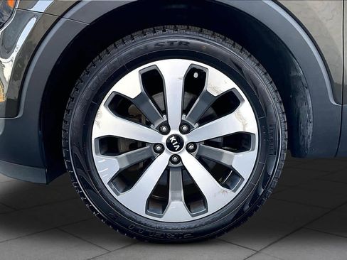 Used 2020 Kia Telluride S w/ S 8 Passenger Seating Package FWD image 11