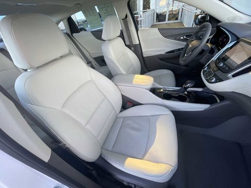 Used 2025 Chevrolet Malibu LT image 29