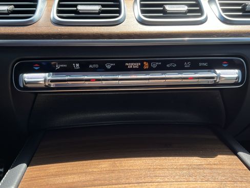 Certified 2025 Mercedes-Benz GLS 450 4MATIC image 29