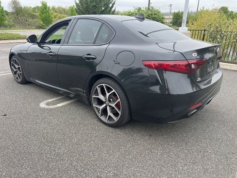 Used 2018 Alfa Romeo Giulia Ti Sport w/ Quick Order Package 22S Sport AWD/4WD image 6