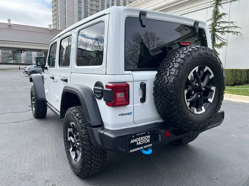 Used 2025 Jeep Wrangler Unlimited Rubicon 4xe w/ Convenience Group AWD/4WD image 9