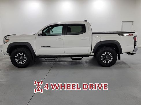 Certified 2023 Toyota Tacoma TRD Off-Road AWD/4WD image 5