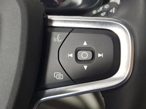 Certified 2024 Volvo XC40 B5 Ultimate w/ Protection Package Premier AWD/4WD image 31
