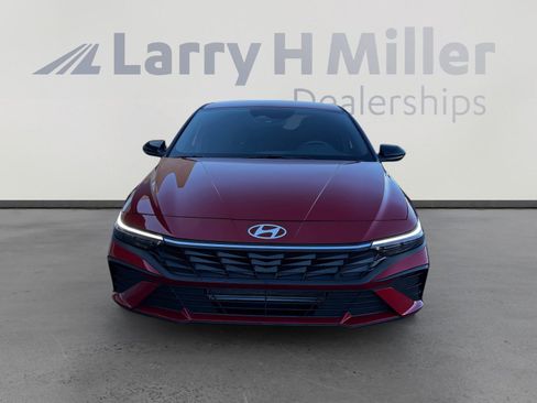 Used 2025 Hyundai Elantra Sport FWD image 8