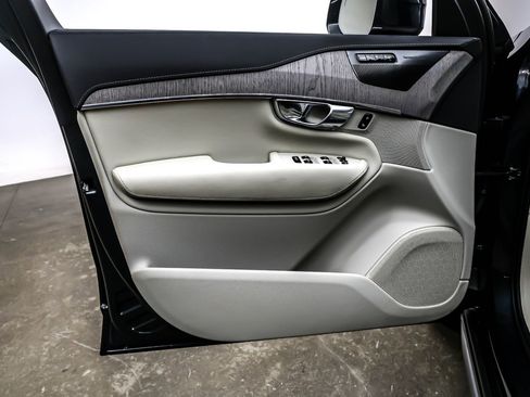 Used 2022 Volvo XC90 T8 Inscription w/ Advanced Package image 21