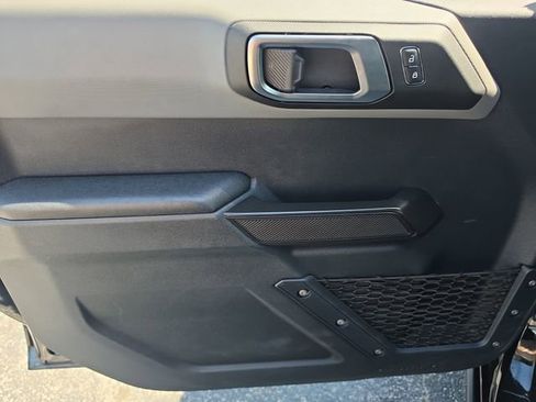 Used 2024 Ford Bronco Black Diamond image 15