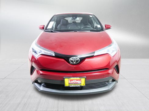 Used 2018 Toyota C-HR XLE FWD image 2