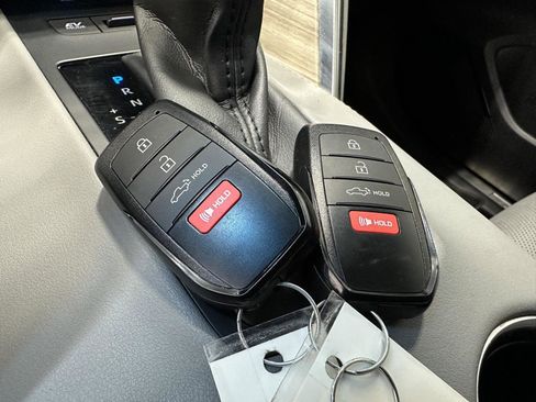 Used 2021 Toyota Venza Limited w/ Advanced Technology Package AWD/4WD image 36
