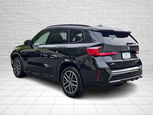 Used 2023 BMW X1 xDrive28i w/ M Sport Package AWD/4WD image 4