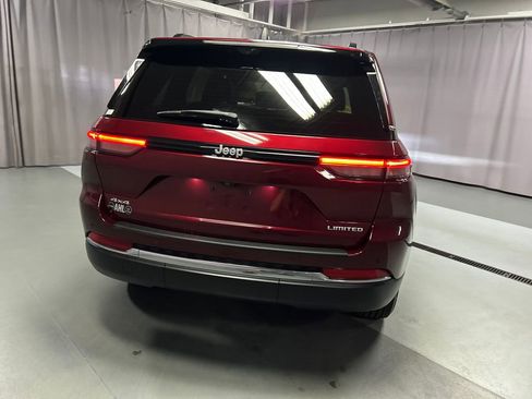 Used 2025 Jeep Grand Cherokee Limited w/ Luxury Tech Group II AWD/4WD image 6