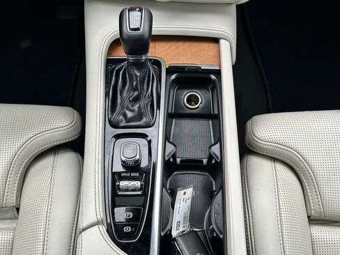 Used 2020 Volvo S90 T6 Inscription image 15