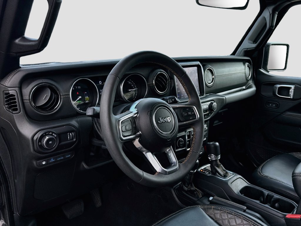 Used 2023 Jeep Wrangler Unlimited Sahara AWD/4WD image 9