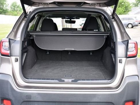 Used 2024 Subaru Outback Premium AWD/4WD image 27