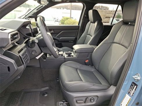 New 2025 Toyota 4Runner Limited image 6