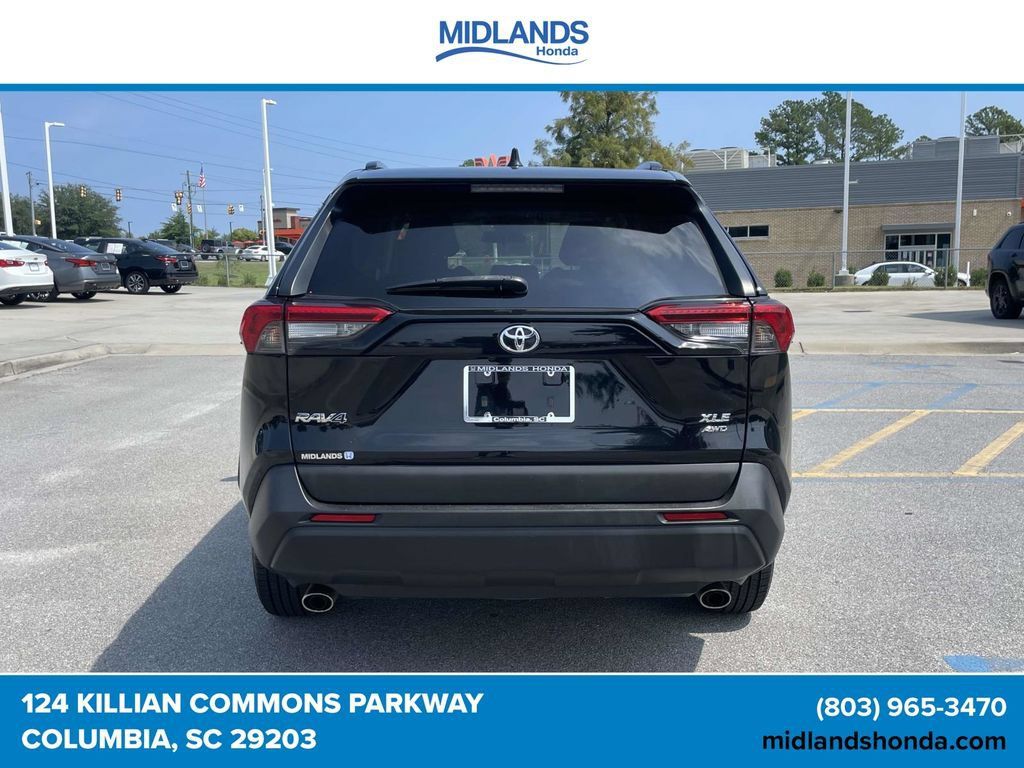 Used 2021 Toyota RAV4 XLE AWD/4WD image 5