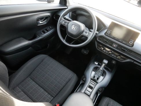 Certified 2023 Honda HR-V LX image 9