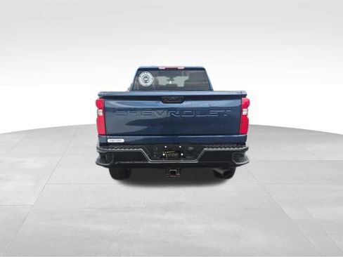 Certified 2022 Chevrolet Silverado 2500 Custom w/ Custom Value Package AWD/4WD image 9