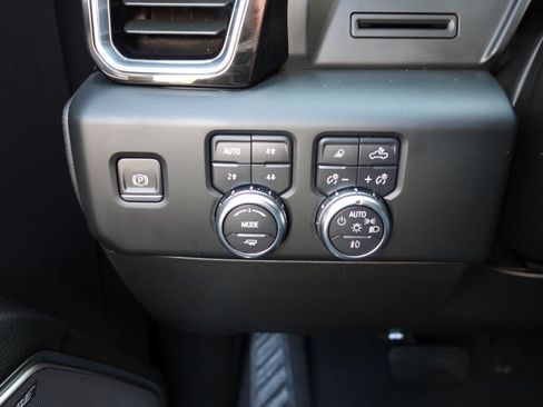 Used 2022 GMC Sierra 1500 Denali image 55