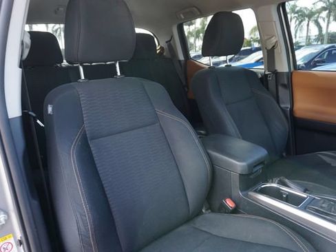 Used 2018 Toyota Tacoma SR5 RWD image 2