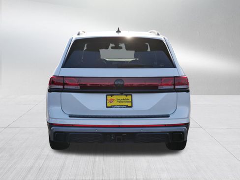 Used 2024 Volkswagen Atlas Peak Edition SEL image 6