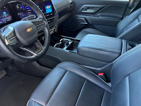 Used 2025 Chevrolet Silverado EV LT AWD/4WD image 5