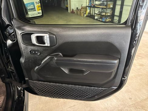 Used 2024 Jeep Wrangler Unlimited image 59