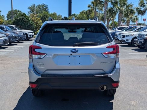 Used 2023 Subaru Forester Limited AWD/4WD image 7