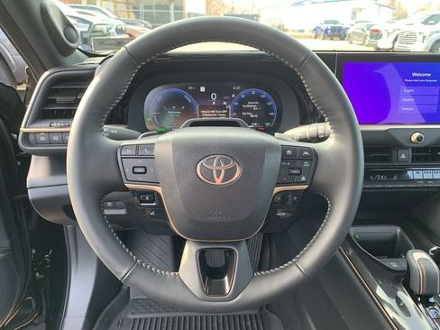 Used 2025 Toyota Crown Signia image 25