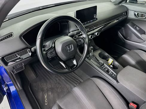 Used 2022 Honda Civic Sport image 2
