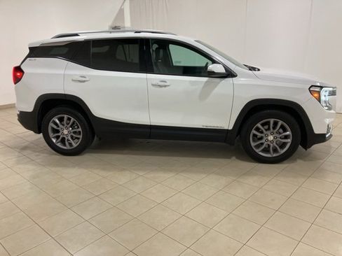 Used 2024 GMC Terrain SLT image 6