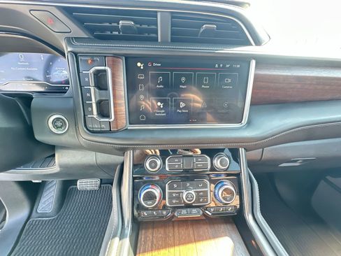 Used 2024 GMC Yukon Denali Ultimate image 13