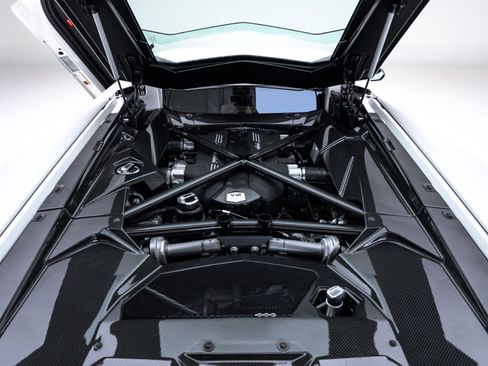 Used 2017 Lamborghini Aventador S image 49