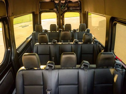 Used 2019 Mercedes-Benz Sprinter 2500 image 34