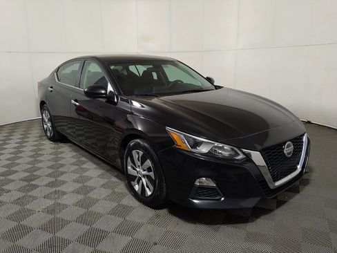 Used 2020 Nissan Altima 2.5 S FWD image 11