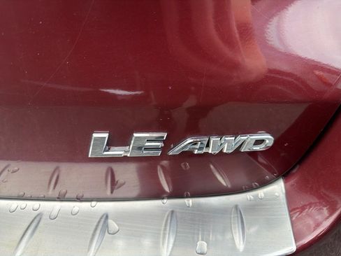 Used 2015 Toyota Highlander LE AWD/4WD image 8