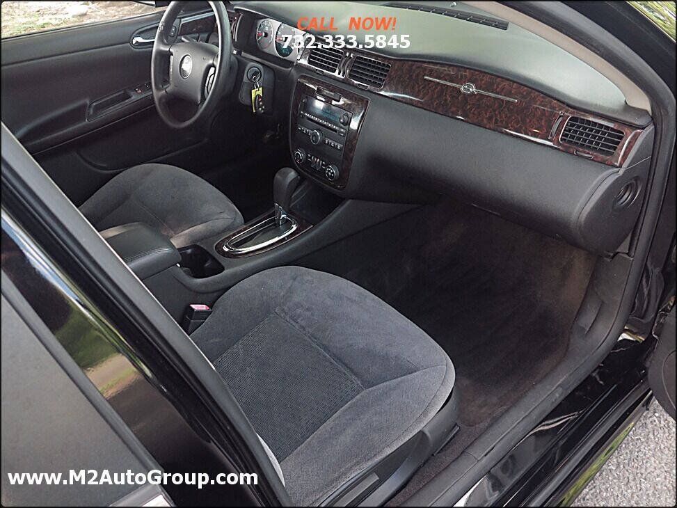 Used 2016 Chevrolet Impala LT FWD image 14